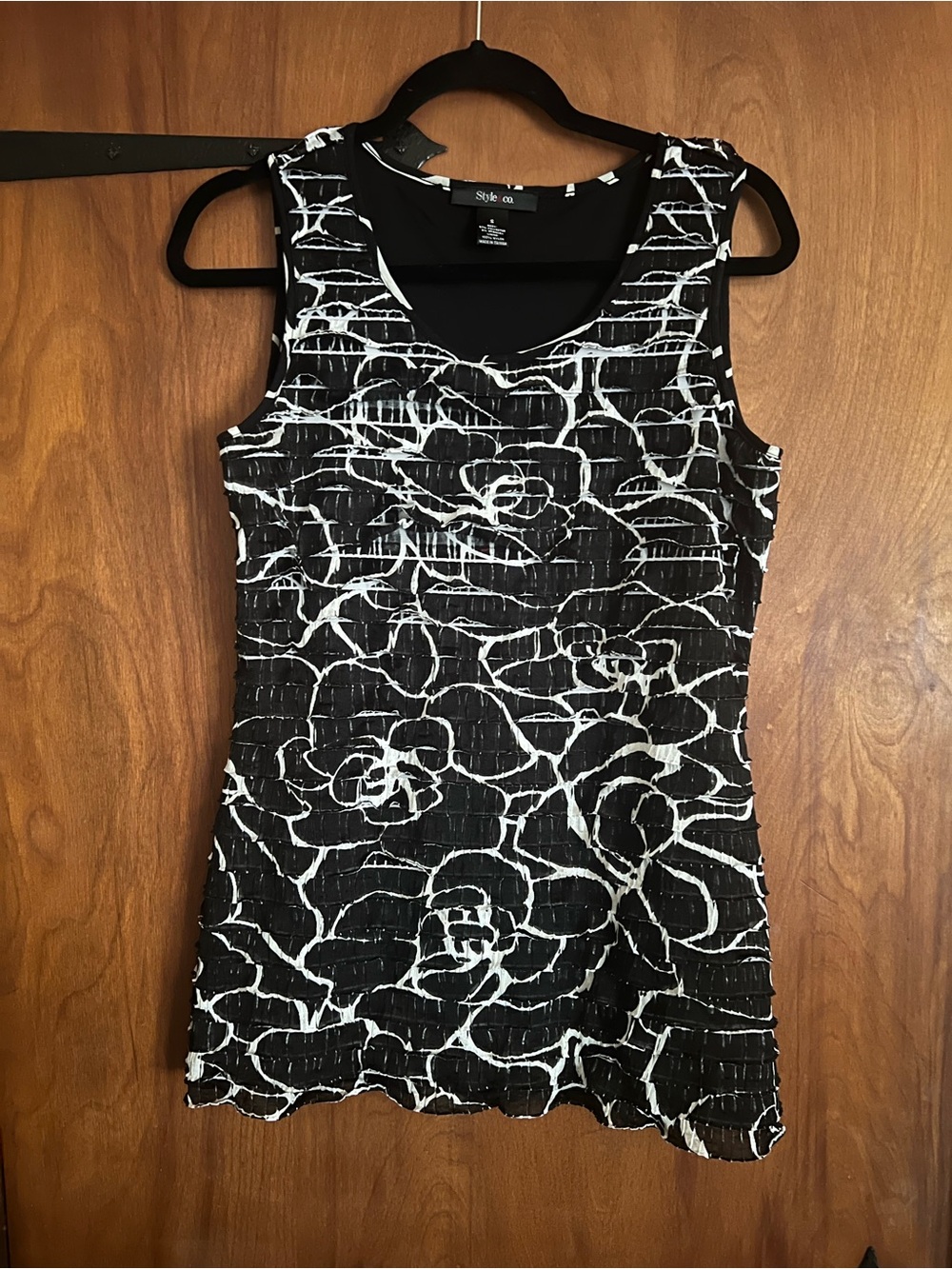 Style & Co. Black and White Floral Sleeveless Tank Top